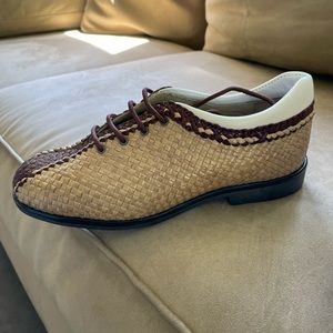 Aerogreen woman’s golf shoe. Khaki brown